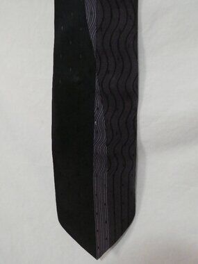 Vintage EROS Made In Italy 100% Silk Tie Black Purple Wavy Geometric Pattern